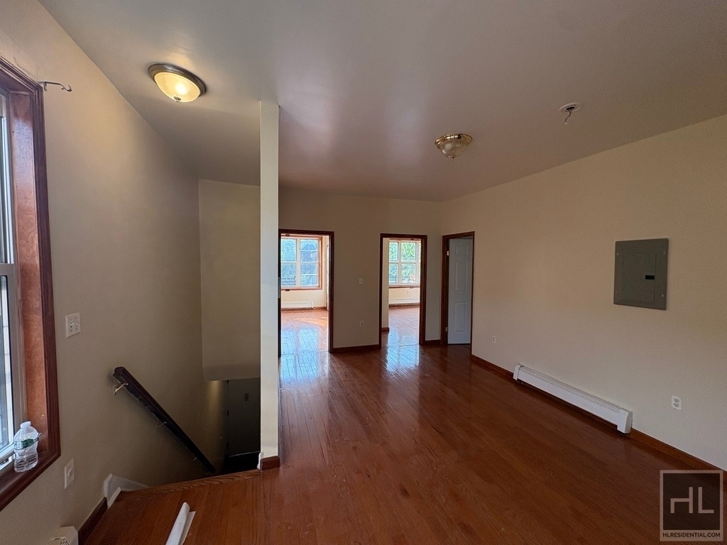 Montgomery Avenue - Photo 4
