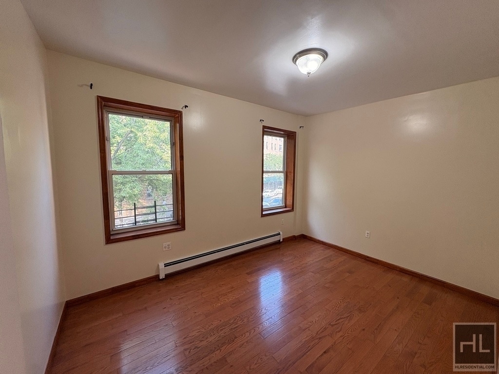 Montgomery Avenue - Photo 1