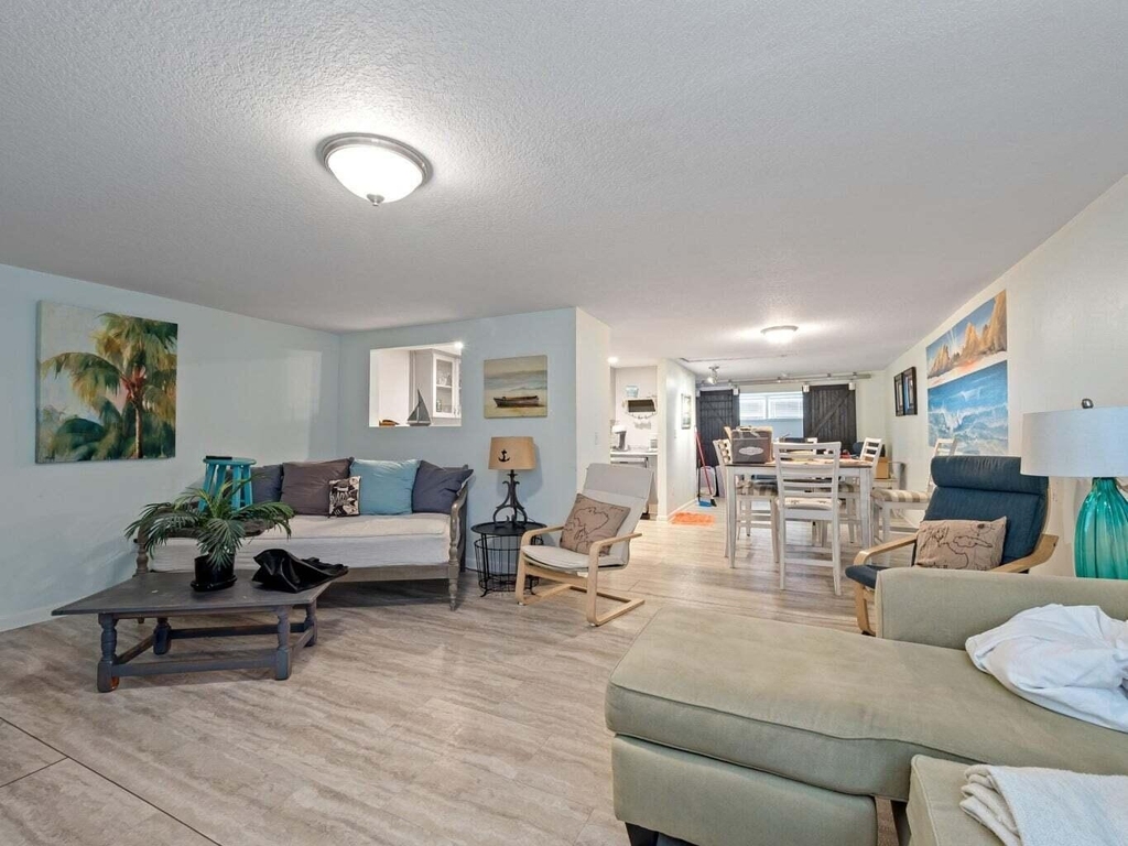 211 Orange Avenue - Photo 4