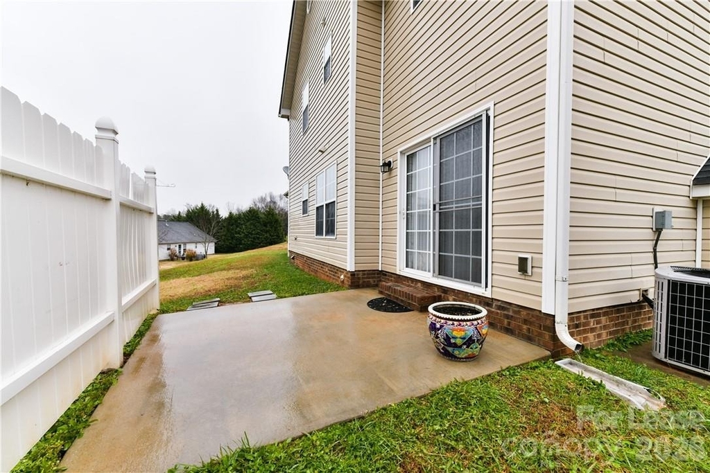 1002 Hannah Place - Photo 38