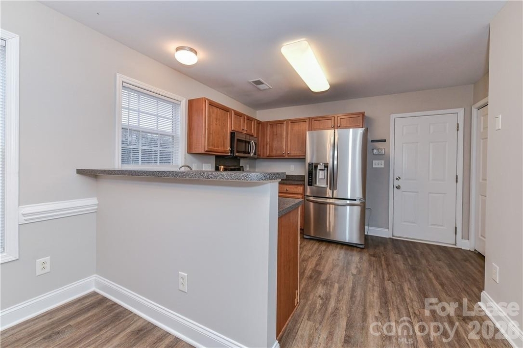 1002 Hannah Place - Photo 11