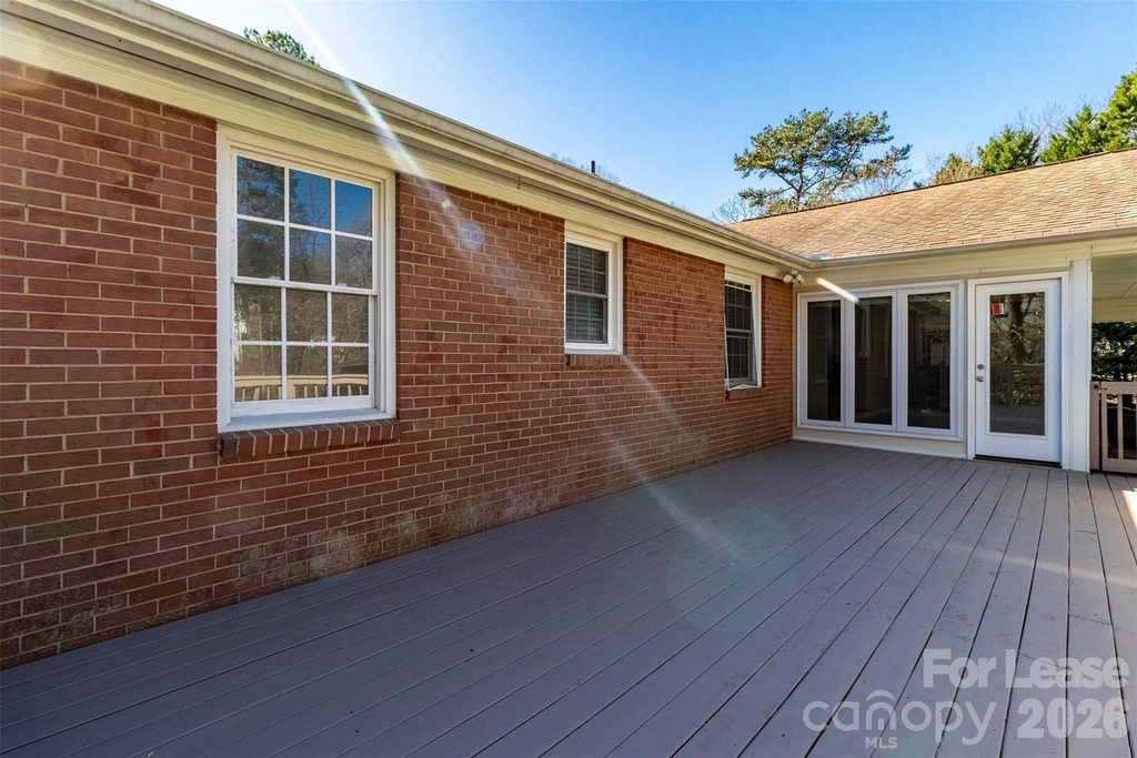 6618 Castlegate Drive - Photo 36