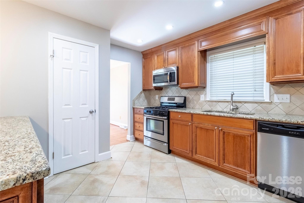 6618 Castlegate Drive - Photo 12
