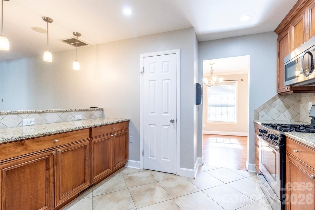 6618 Castlegate Drive - Photo 11