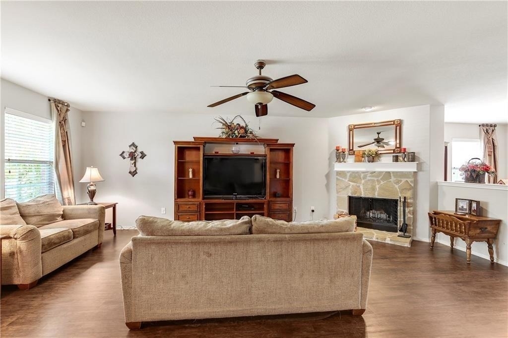 807 Windflower Drive - Photo 4