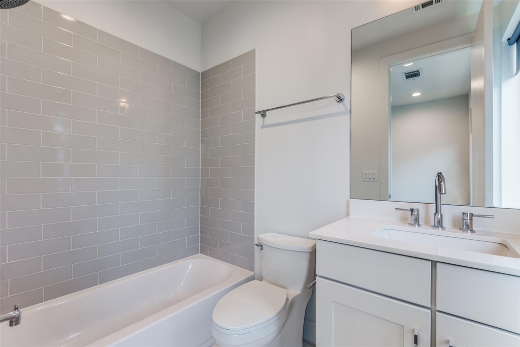 4426 Cabell Drive - Photo 12
