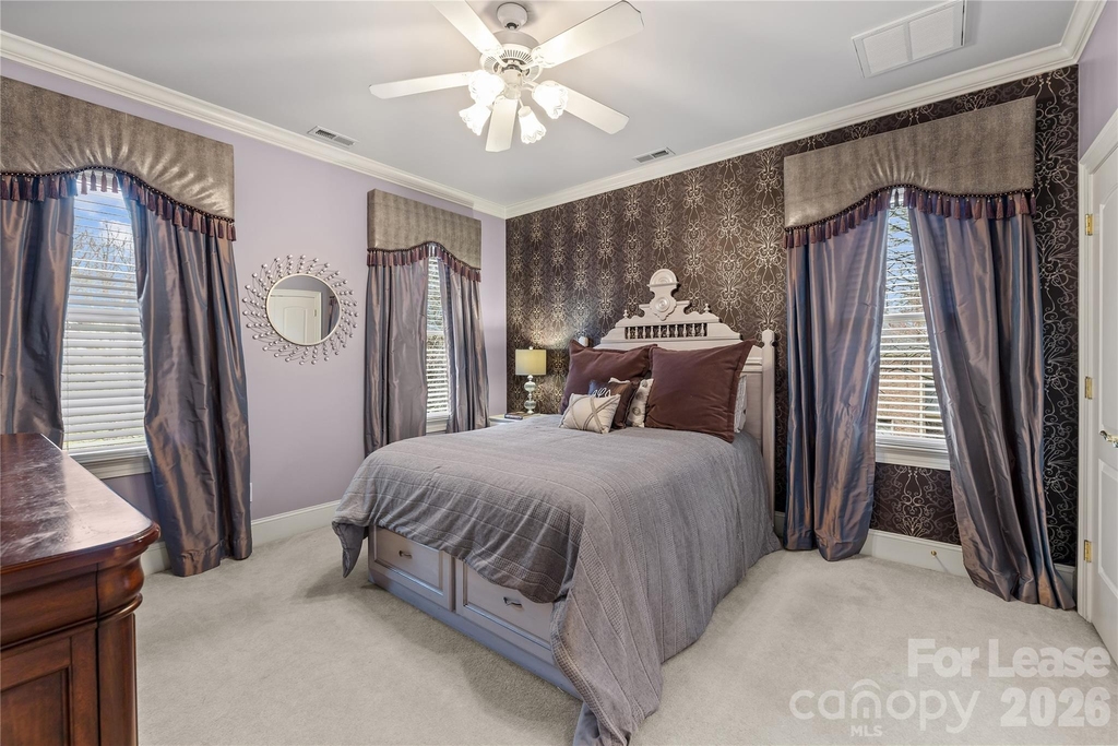 1009 Honors Court - Photo 30