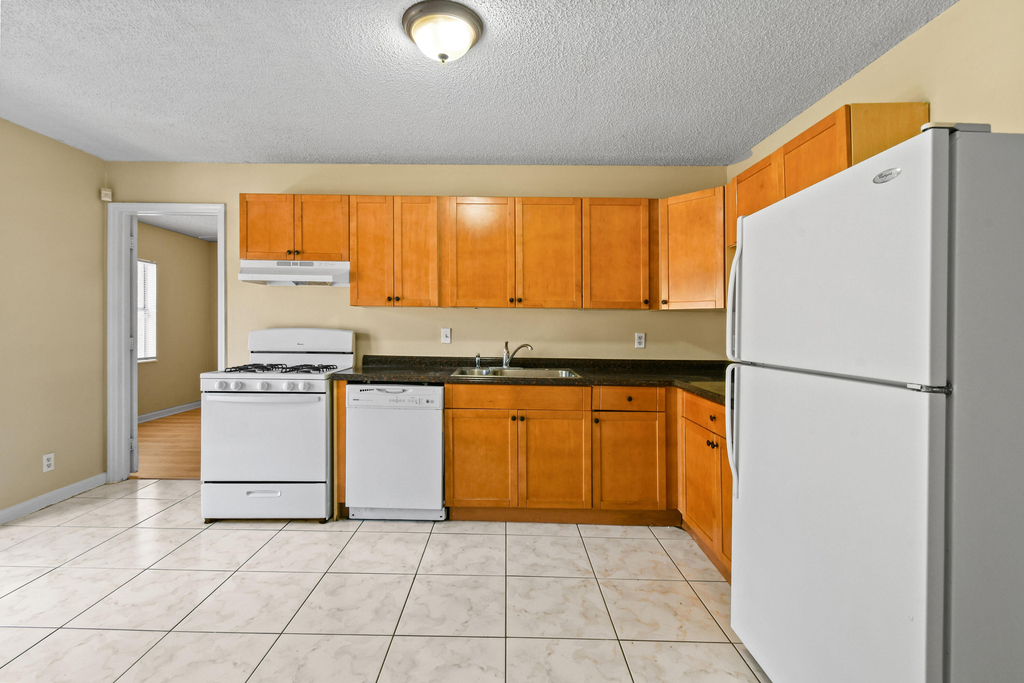 6126 Wauconda Way E - Photo 13