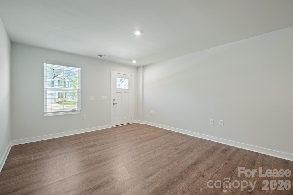 111 Skylar View Way - Photo 4