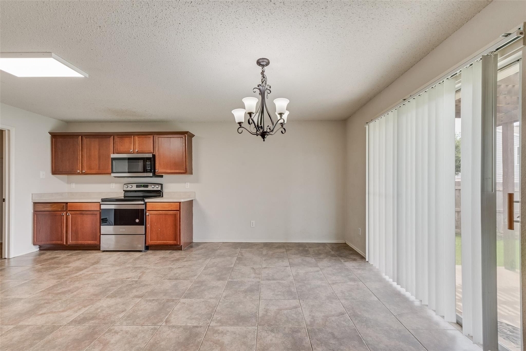 124 Independence Avenue - Photo 2