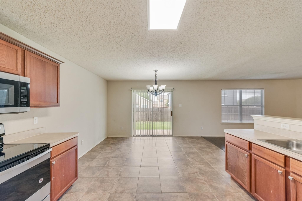 124 Independence Avenue - Photo 3