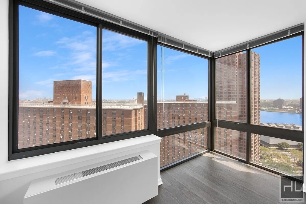 East 92nd Street - Photo 0