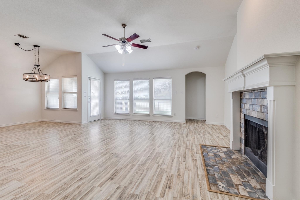 905 Meadowedge Lane - Photo 4