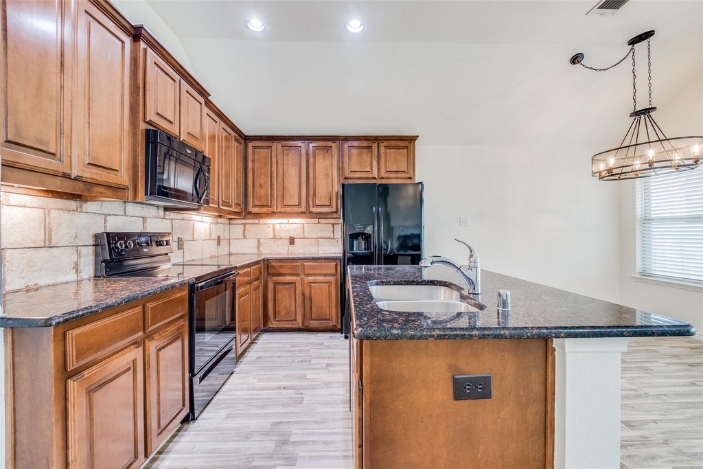 905 Meadowedge Lane - Photo 10