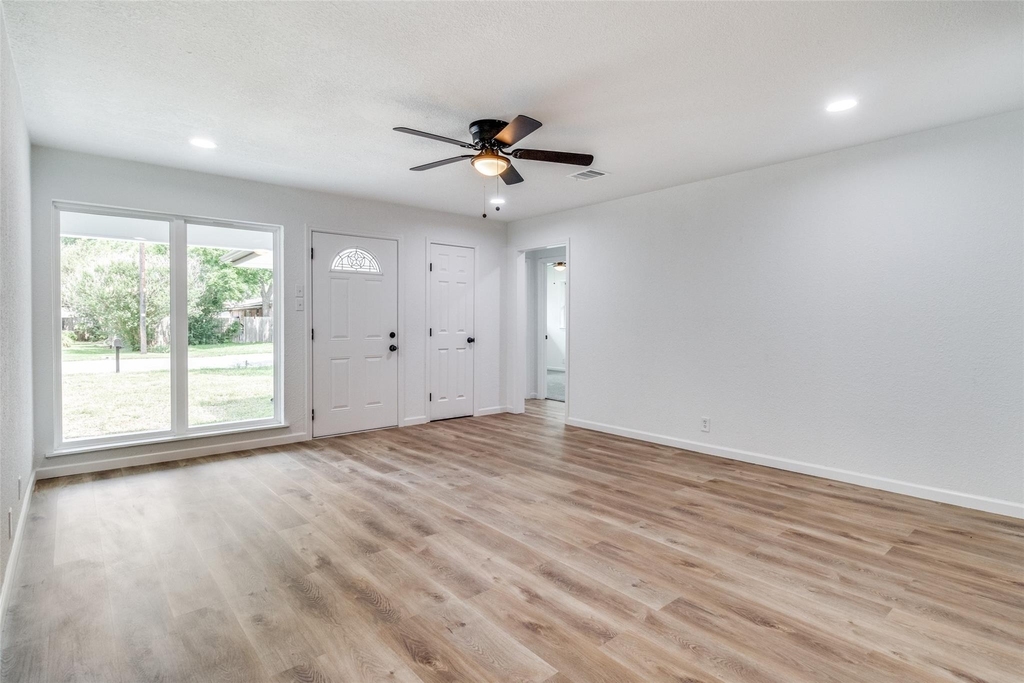 1208 N Grant Drive - Photo 4