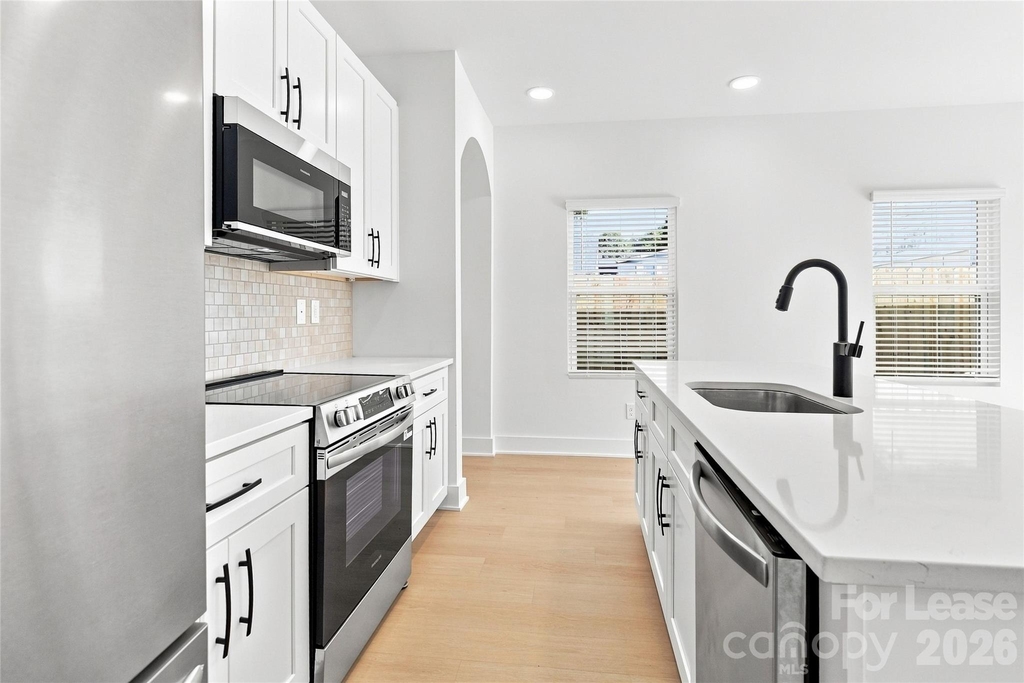 242 Institute Street - Photo 10
