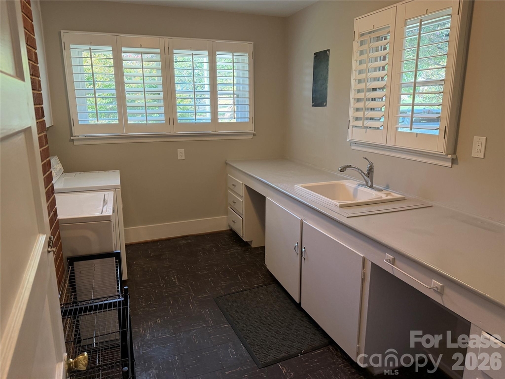 4920 Raymond Place - Photo 5