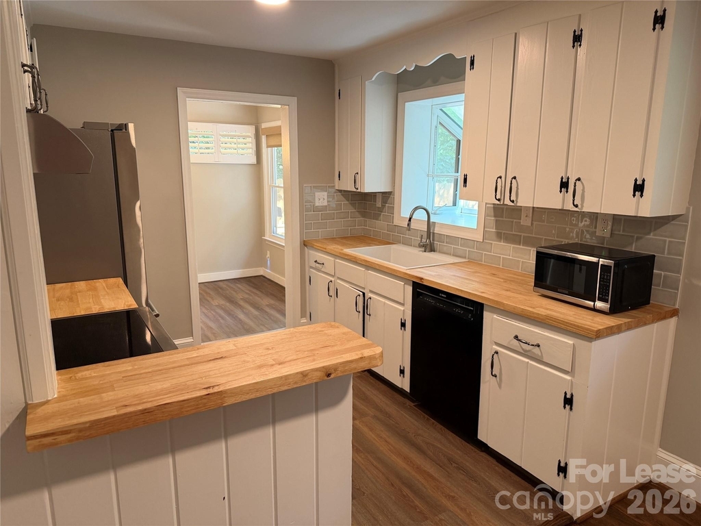 4920 Raymond Place - Photo 4