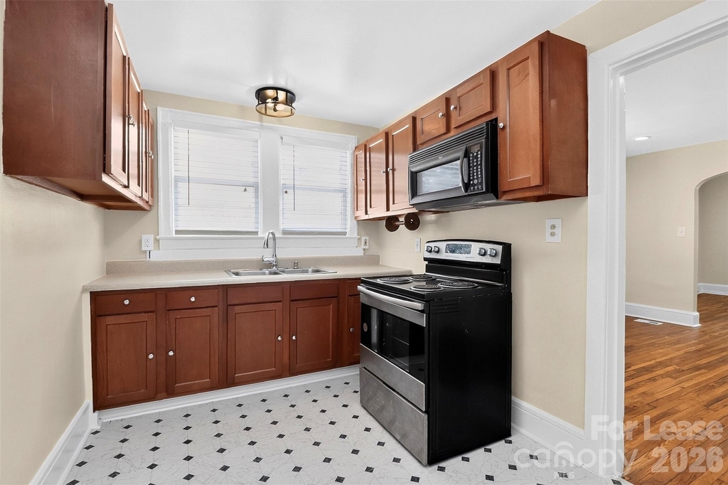 305 Lander Street - Photo 9