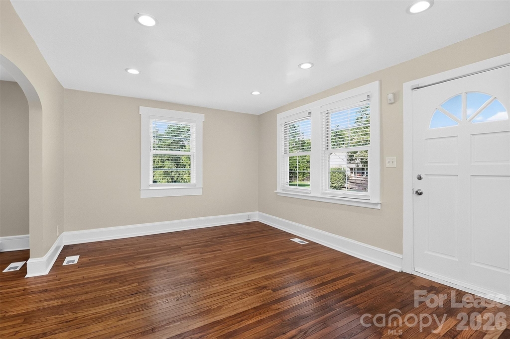 305 Lander Street - Photo 4