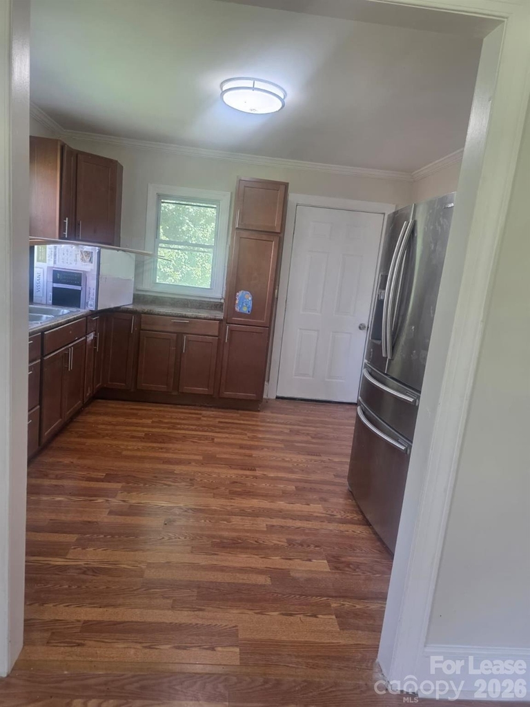 1010 E Harrison Avenue - Photo 2
