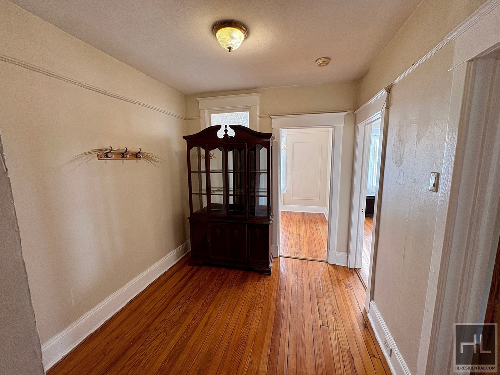 Mclean Avenue - Photo 4