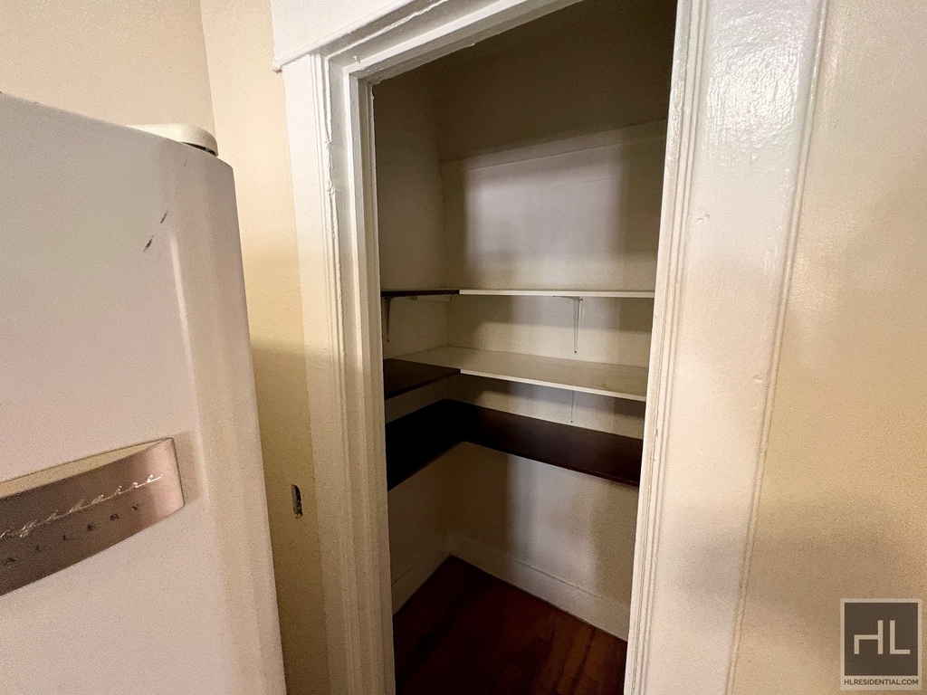 Mclean Avenue - Photo 9
