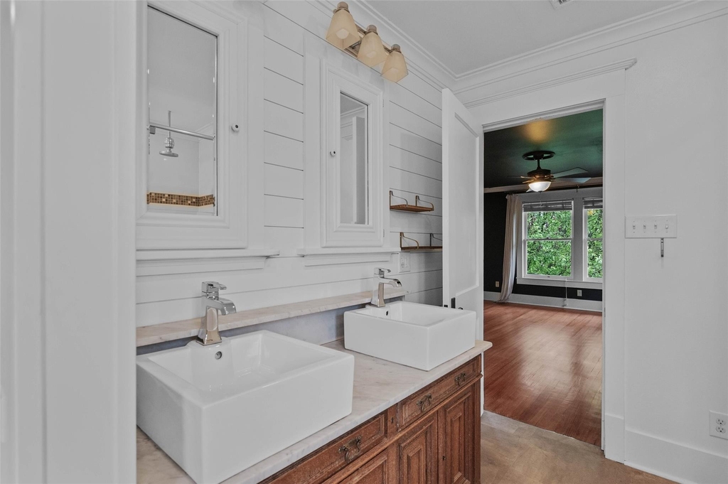 706 S Main Street - Photo 35