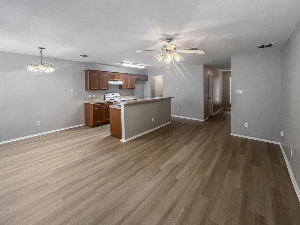 2325 Kingsway Drive - Photo 2