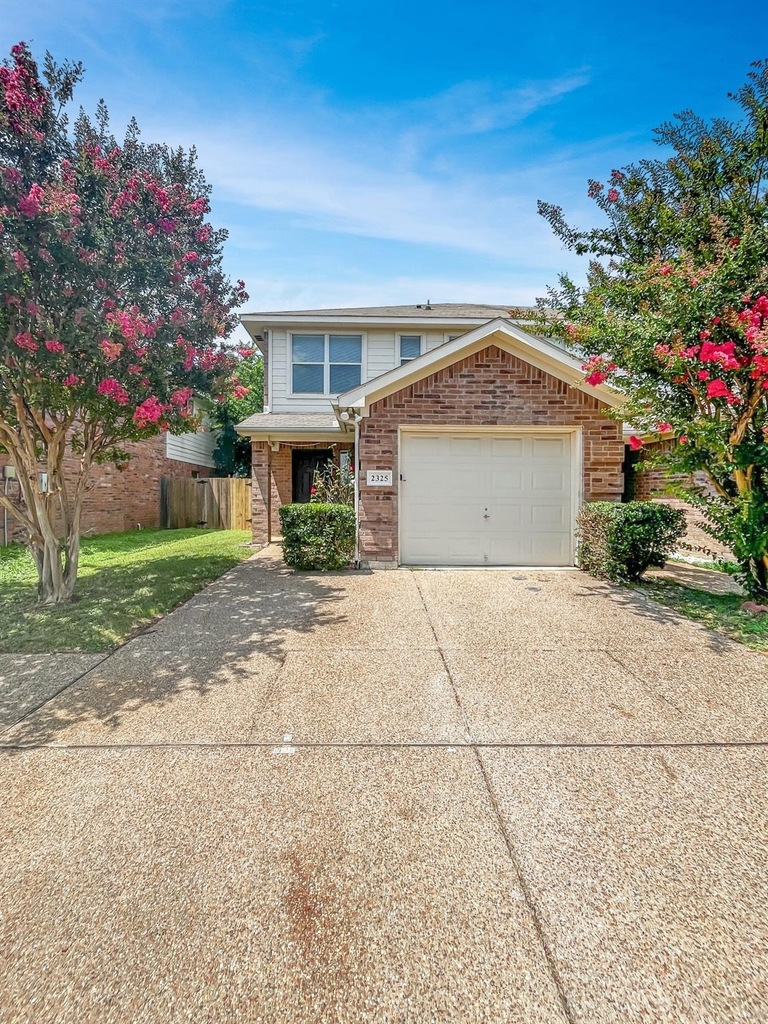 2325 Kingsway Drive - Photo 0