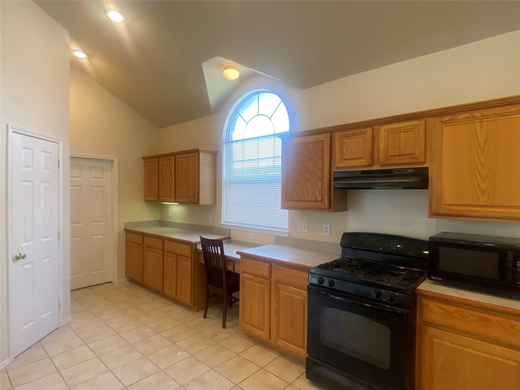 2917 Cheverny Drive - Photo 5