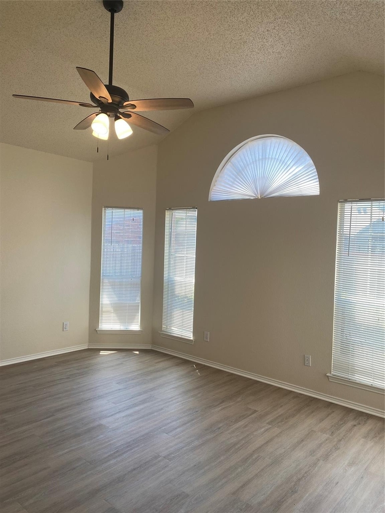 2917 Cheverny Drive - Photo 9