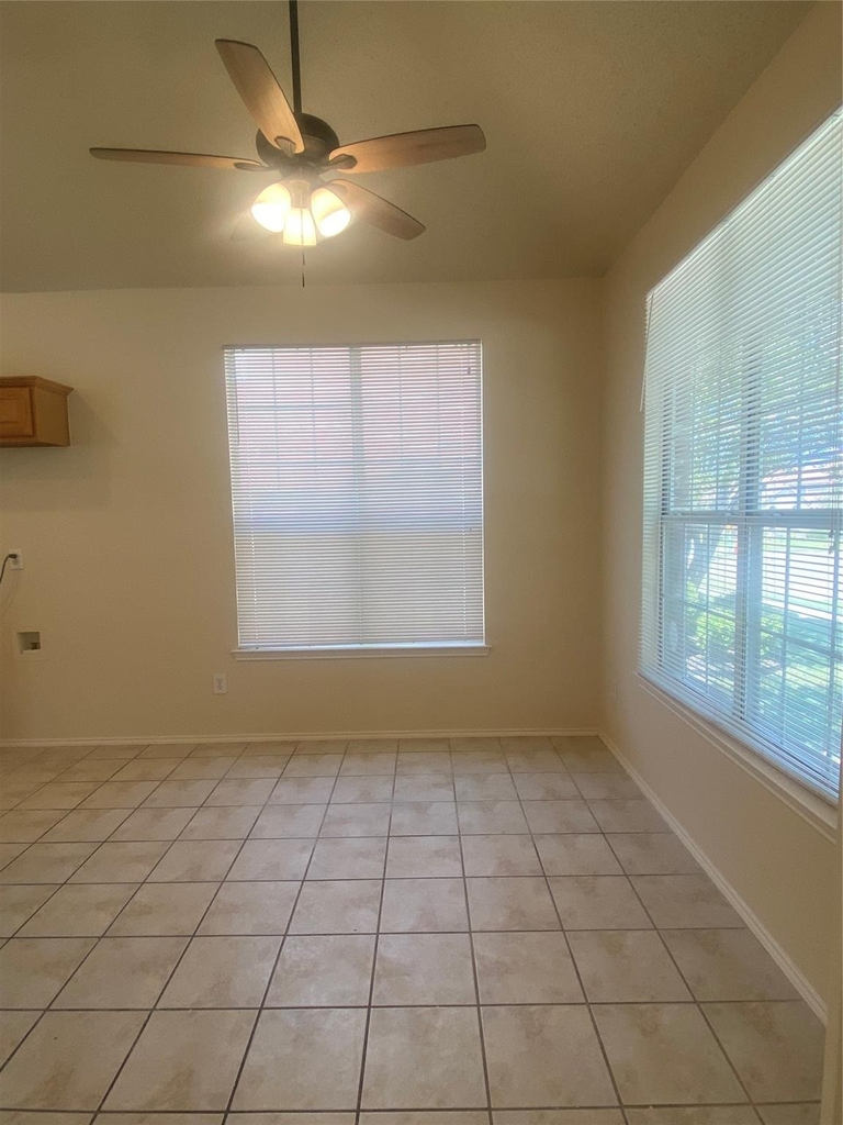 2917 Cheverny Drive - Photo 3