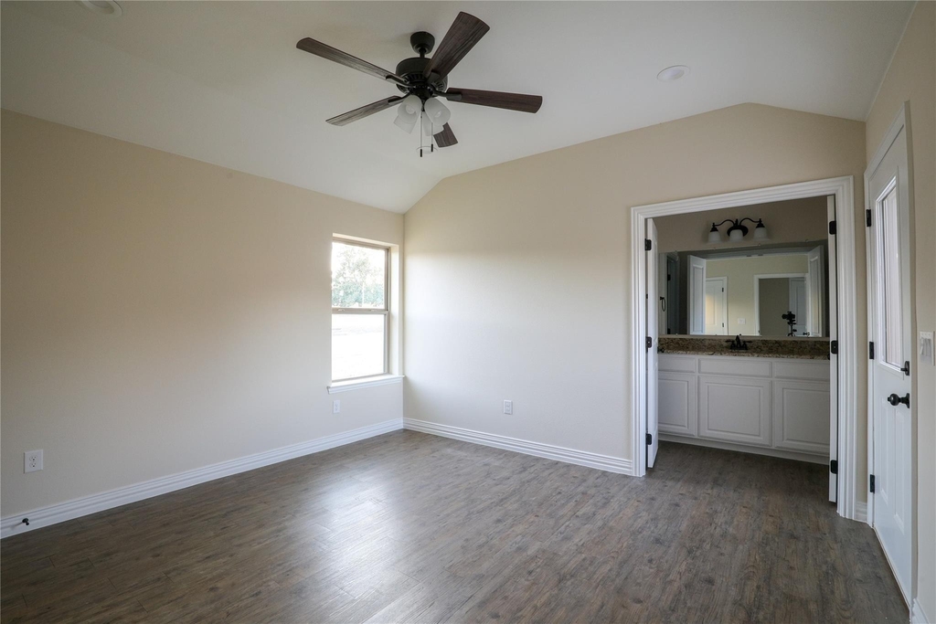 901 N Barrett Avenue - Photo 5