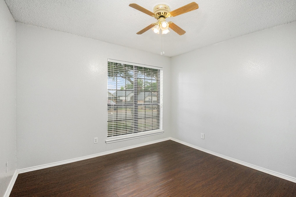 10627 Tall Oak Drive - Photo 12