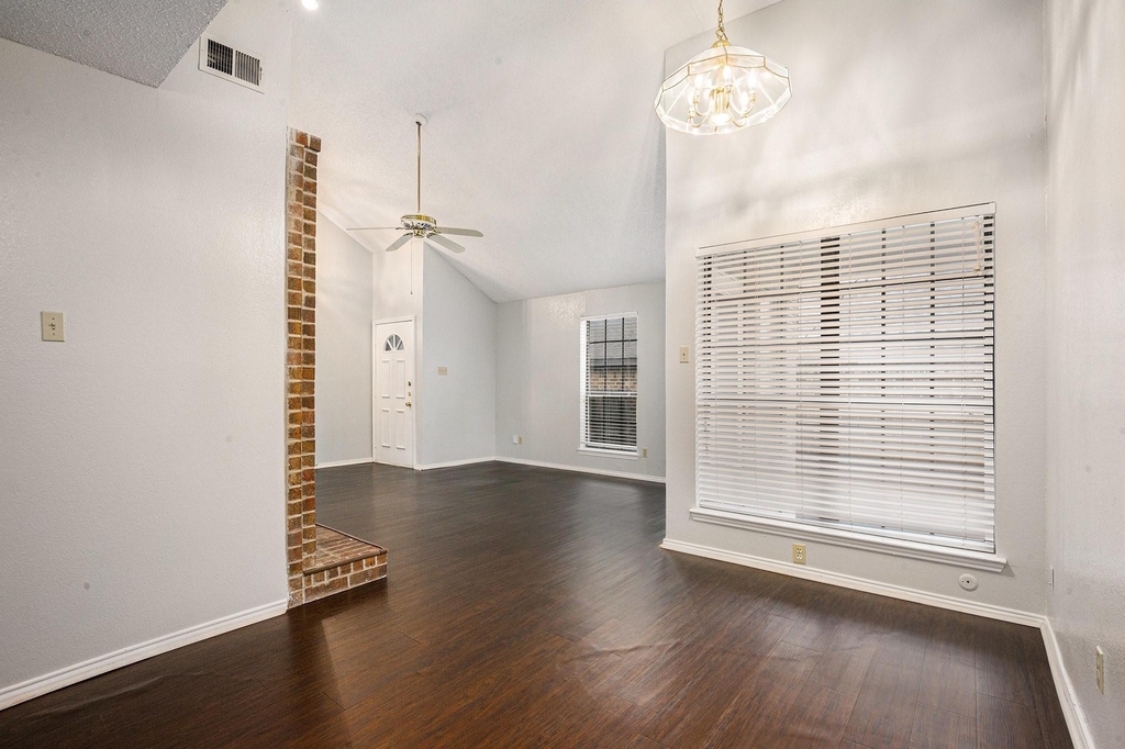 10627 Tall Oak Drive - Photo 3