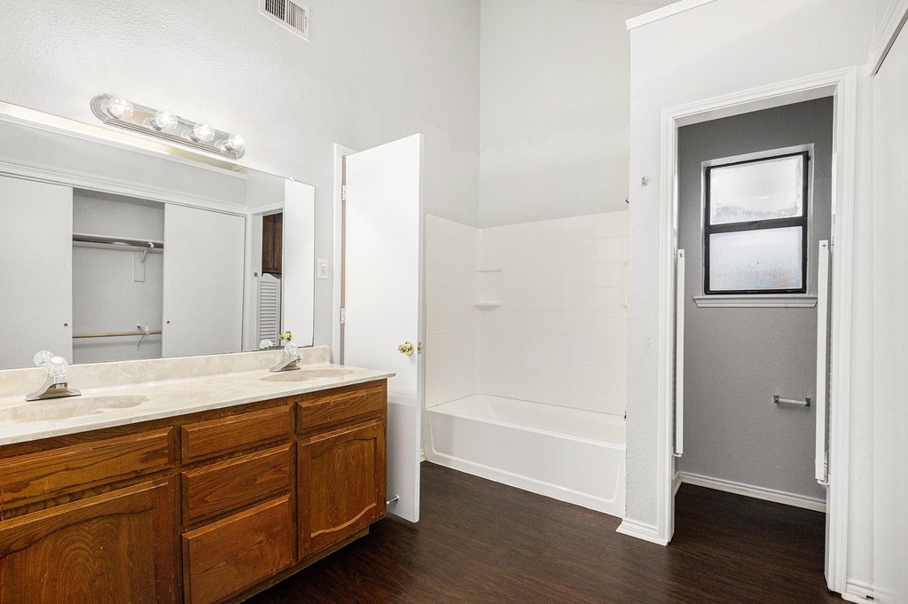 10627 Tall Oak Drive - Photo 10