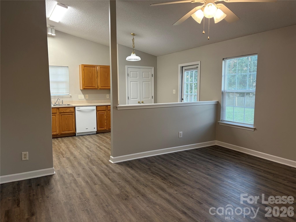 4924 Aldersbrook Drive - Photo 12