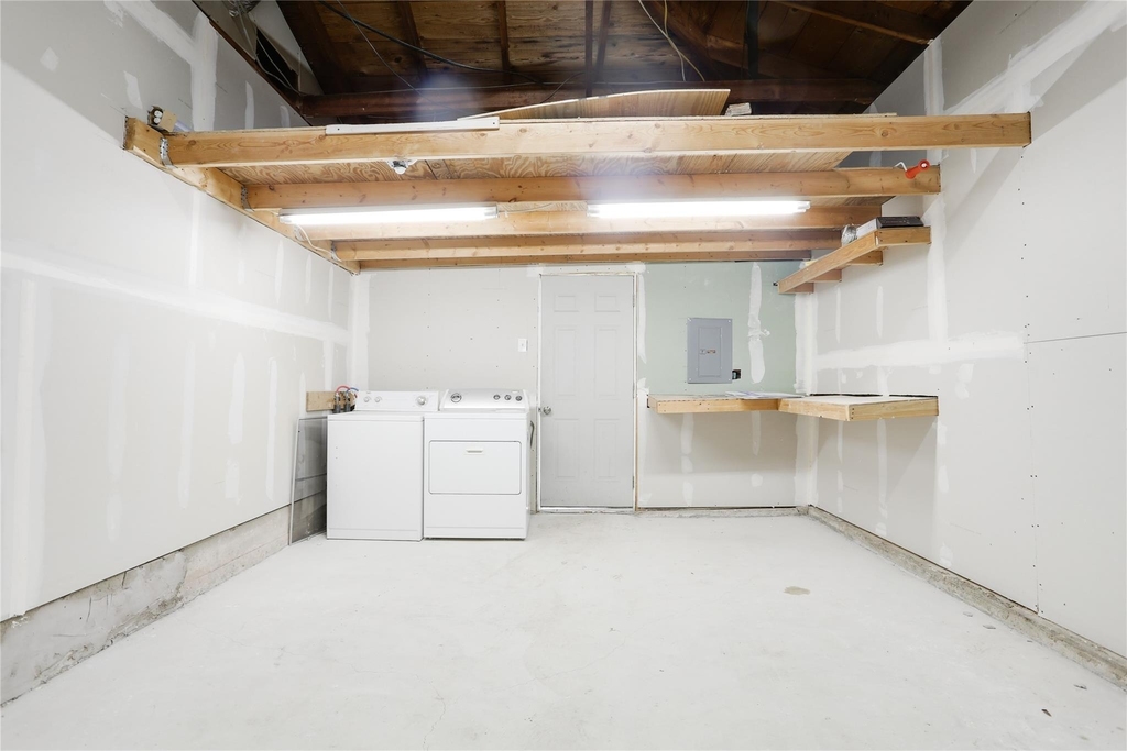 3533 Binyon Avenue - Photo 36