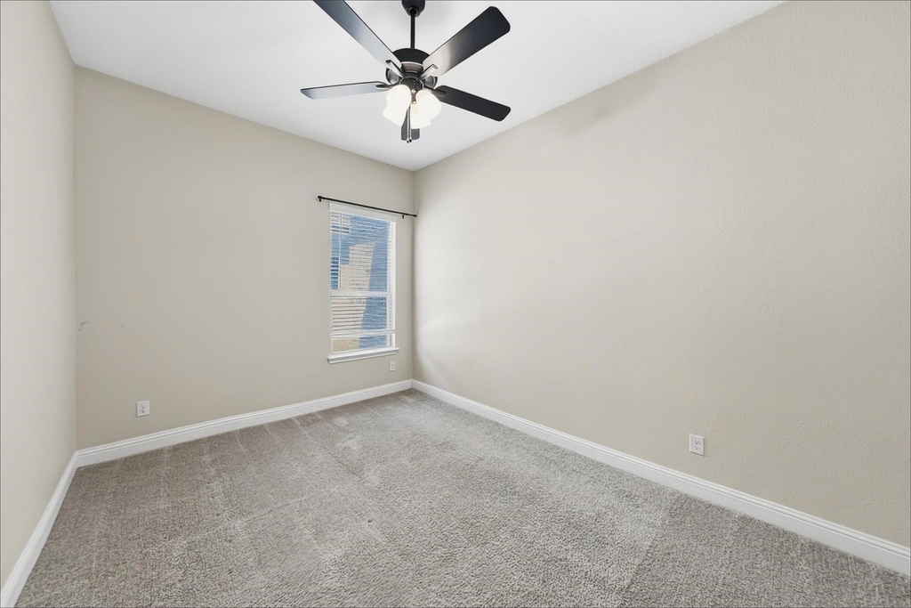 1073 Fleetwood Drive - Photo 13