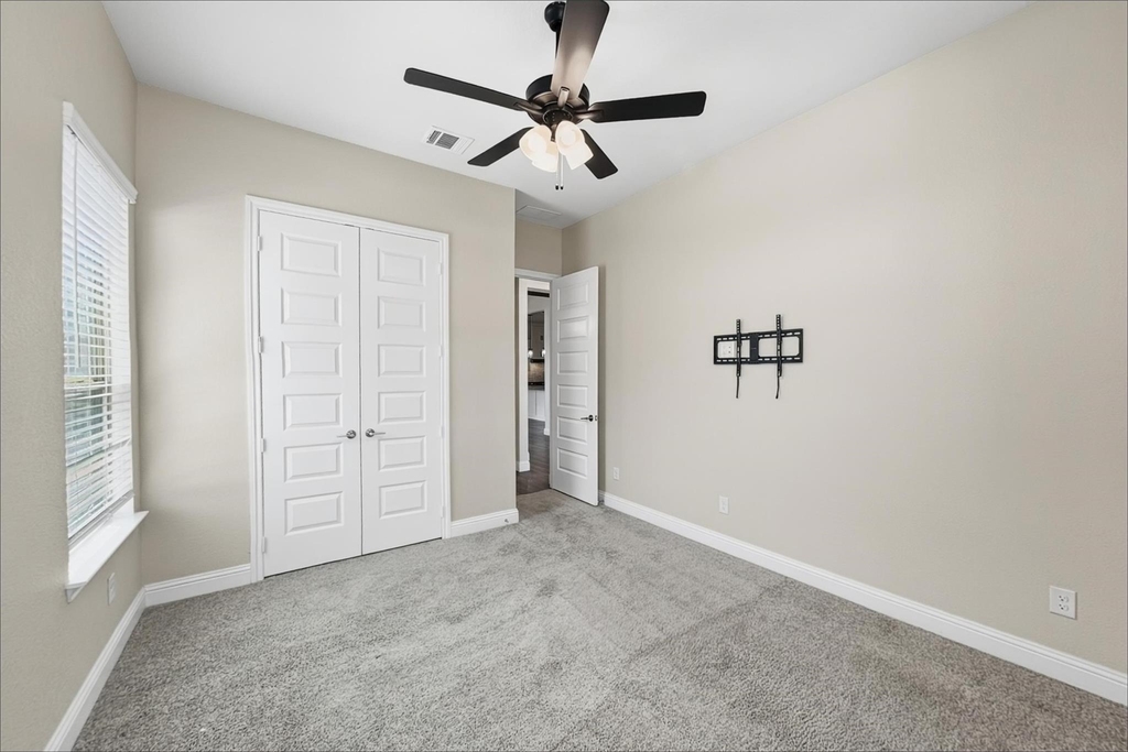 1073 Fleetwood Drive - Photo 11