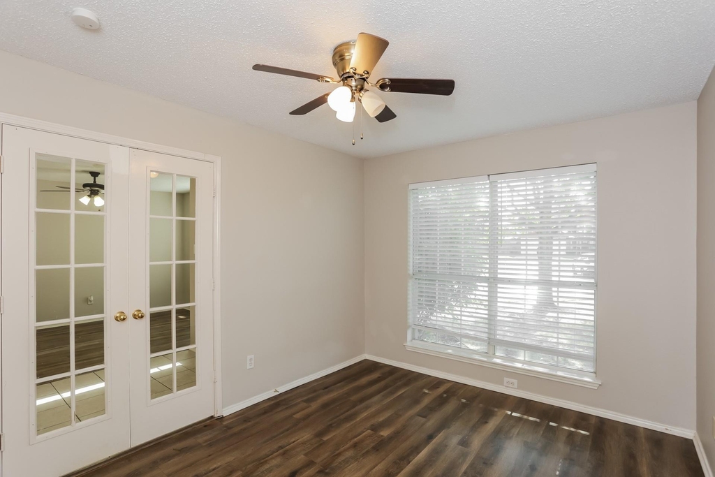 1146 Finch Circle - Photo 4