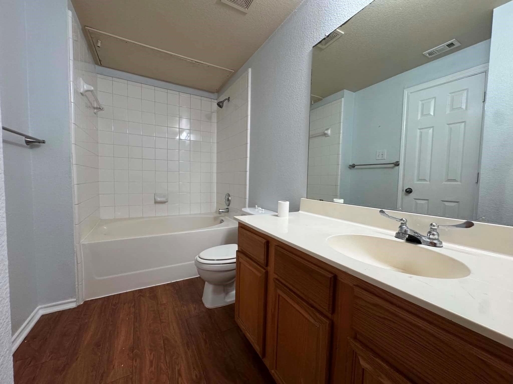 813 Betty Court - Photo 12