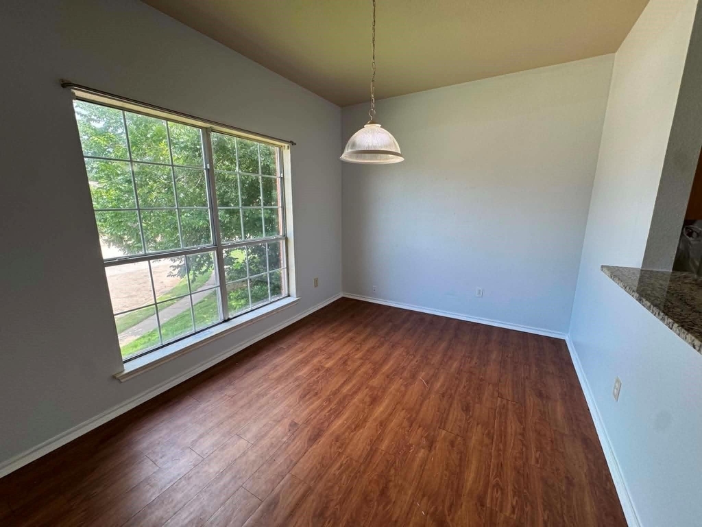 813 Betty Court - Photo 6