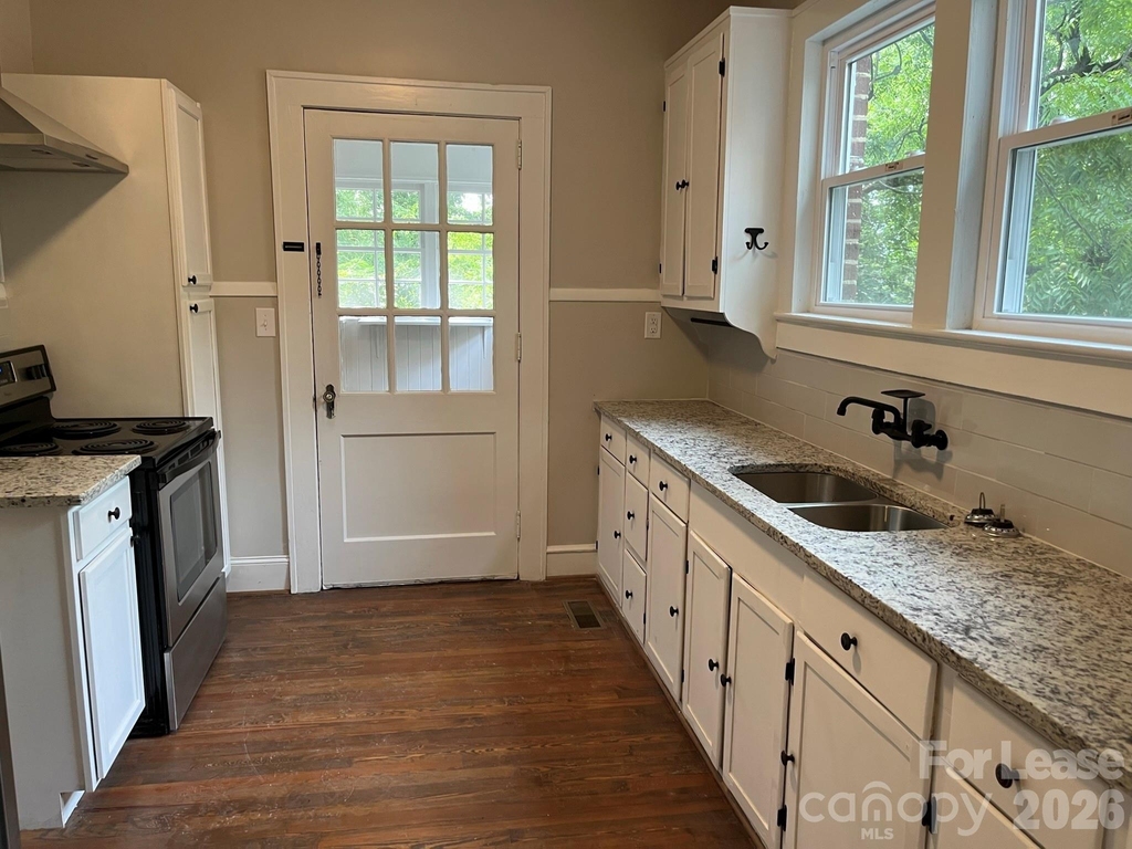 237 N 2nd Street - Photo 4
