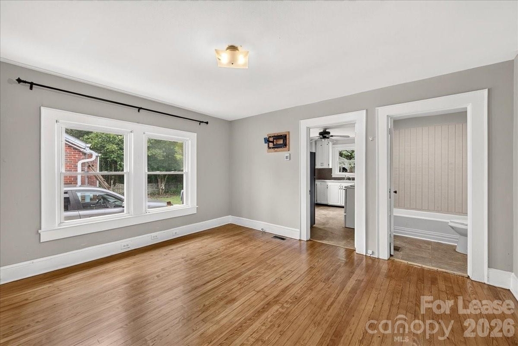 120 Freeze Avenue Nw - Photo 2