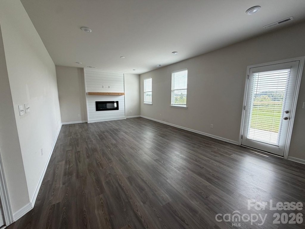 9002 Foxcroft Drive - Photo 10