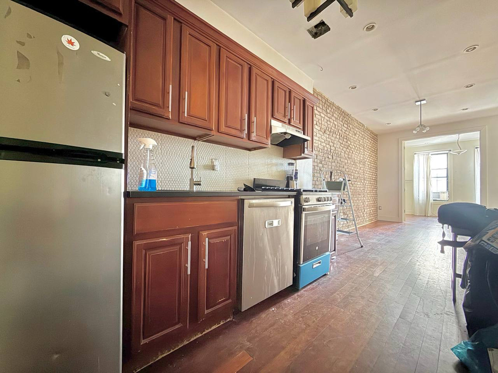 126 Grattan Street - Photo 1