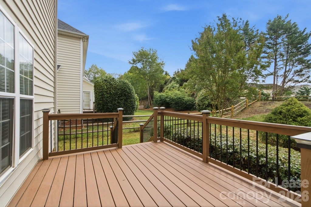 16903 Hampton Trace Road - Photo 32