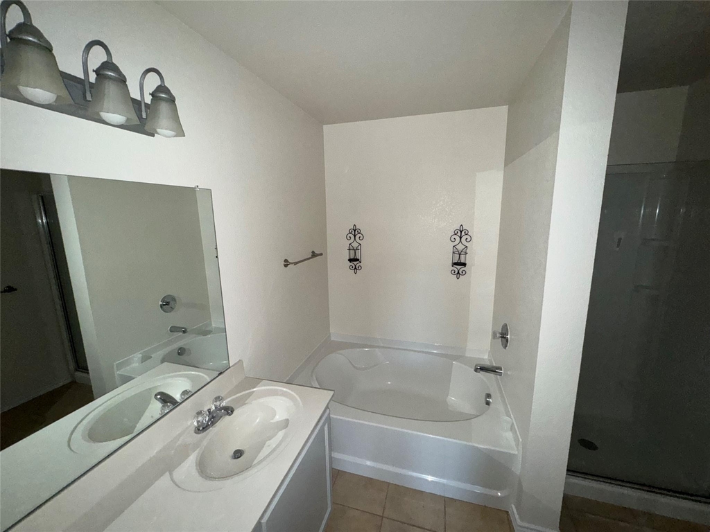 12836 Cedar Hollow - Photo 18